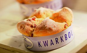Kwarkbol
